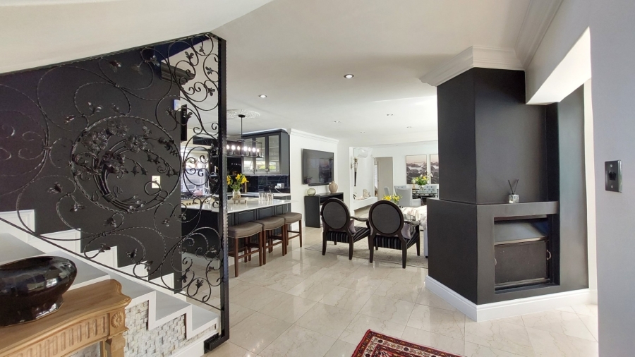 5 Bedroom Property for Sale in Sunset Beach Western Cape